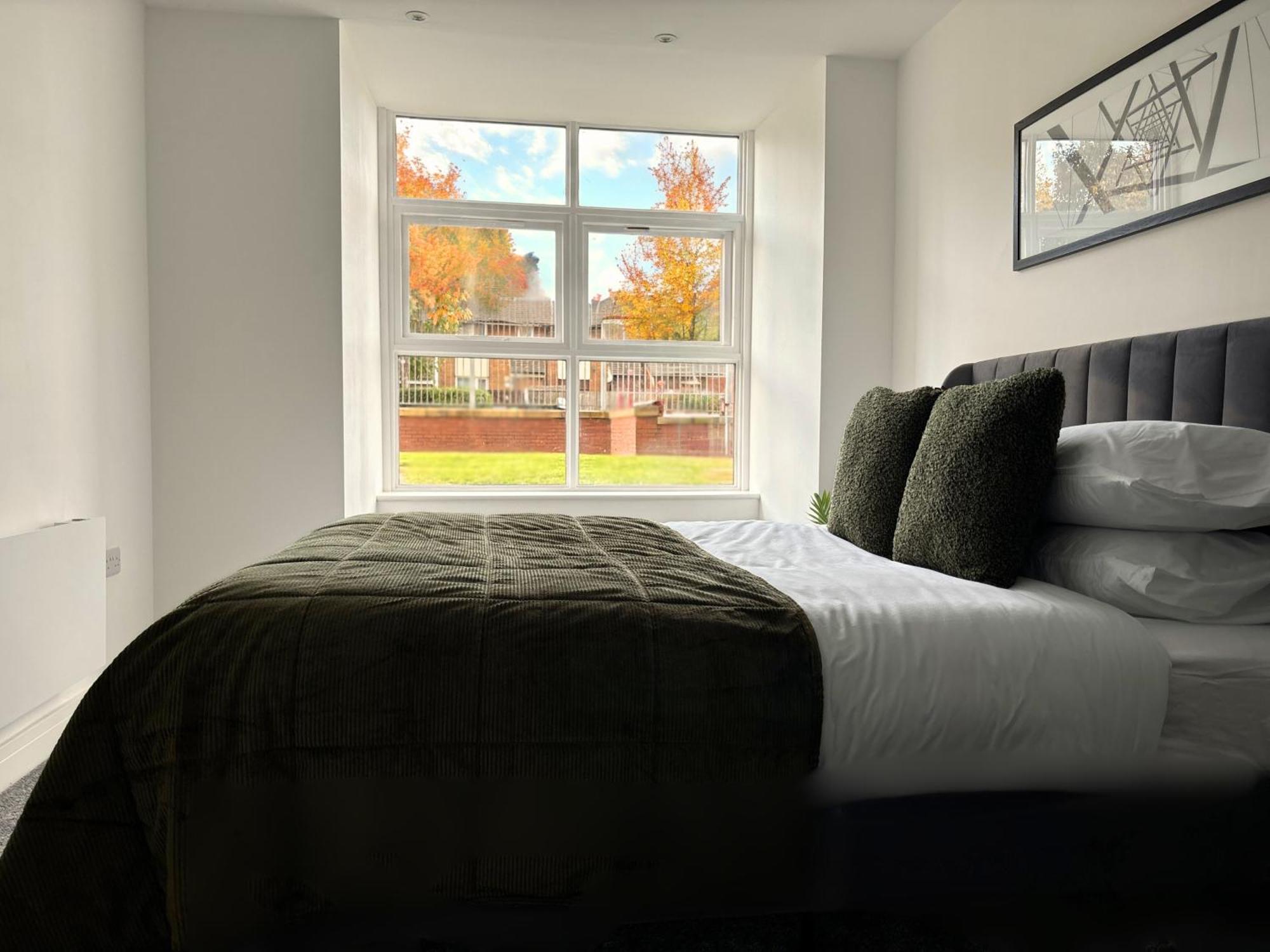 Manchester Apt, Free Parking, Business, Couples & Families Exterior photo